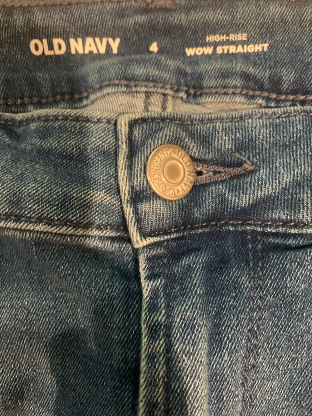 Old Navy Medium Blue Straight-Leg Women’s Jeans - Picture 2 of 3